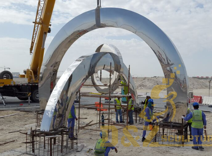 Large size famous modern stainless steel sculpture project in Qatar