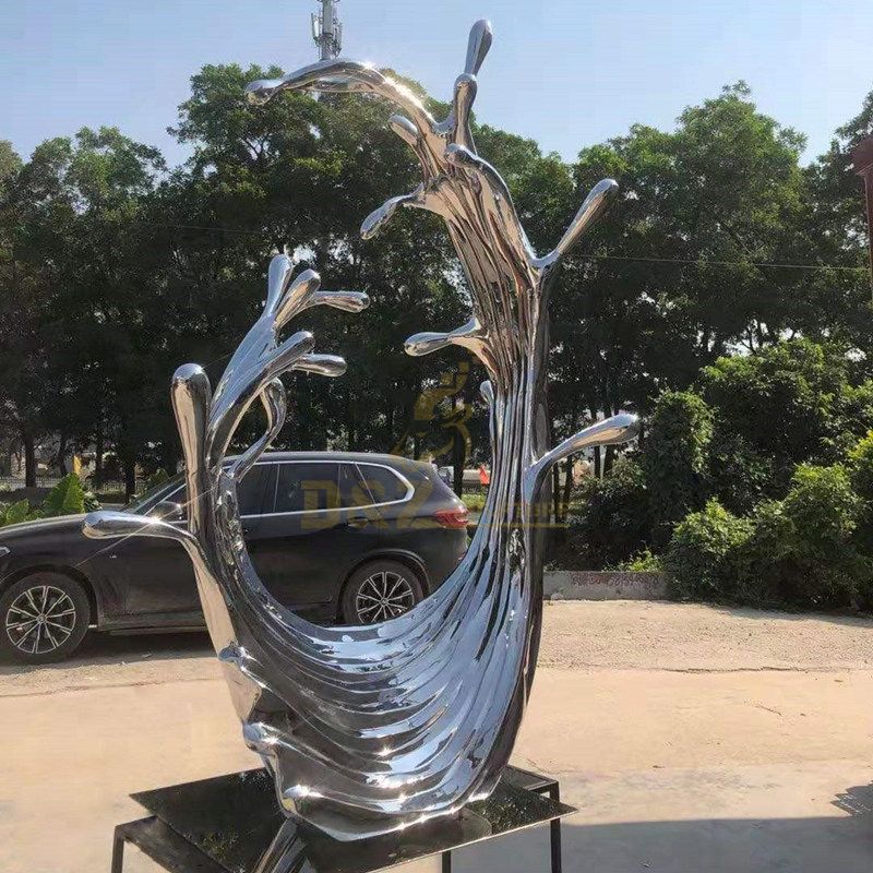 Outdoor Large Ornamental Stainless Steel Spray Statue