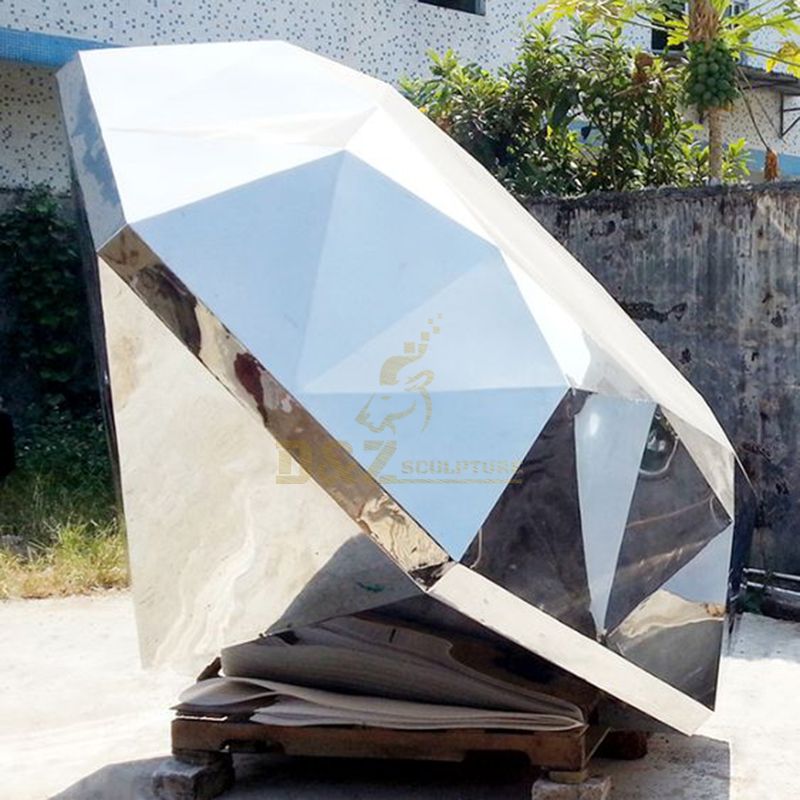 Ornamental Outdoor Stainless Steel Mirror Polishing Diamond Sculpture