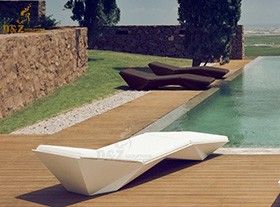 colorful Surf vondom chair floor lounger art chair for the pool