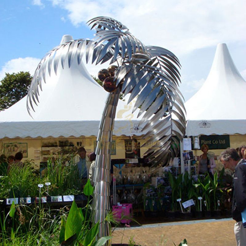 garden palm tree sculpture